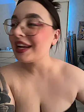 MoziRixis Chat XXX live