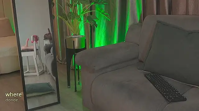 Chatroom XXX en direct de SofiDavid