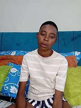 SweetSlenderChoc Chat XXX live