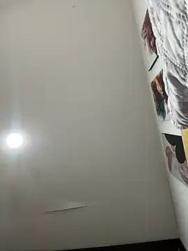 Chatroom XXX en direct de JuliaaVega