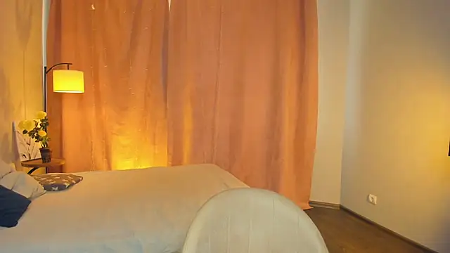 KeelyPaullus Adlı Modelin Canlı XXX Sohbeti