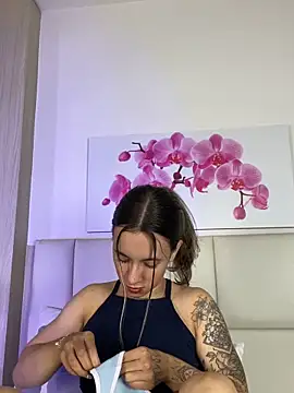 دردشة JuliaColemann الجنسية المباشرة