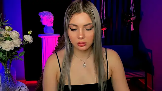 Chat XXX en directo de HyileyClark