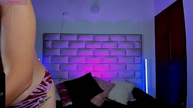 Živý XXX chat HollyGrey_