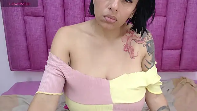 LindaKardi 即時 XXX 聊天