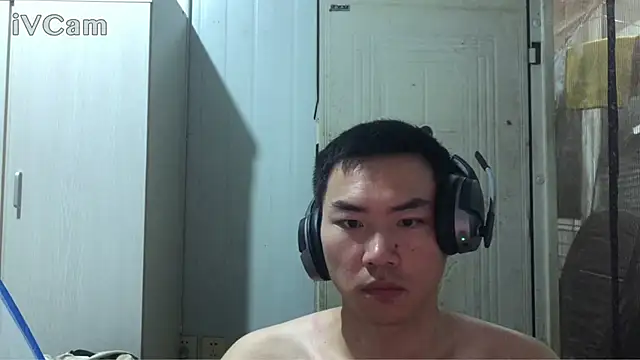 Chatroom XXX en direct de dyjdddttj