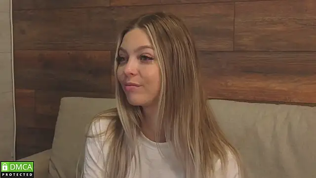 EmilieLong Adlı Modelin Canlı XXX Sohbeti