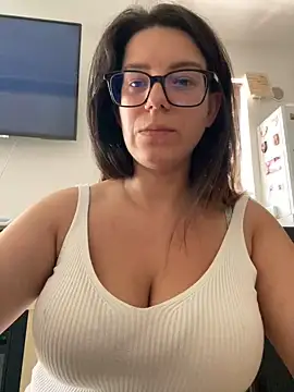 NadiraNoor Webcam show