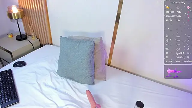 EmmiHops' Live Sex Cam Show