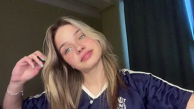EarthaStinett webcam show