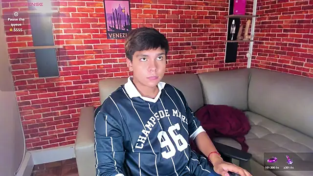 Thiago_Kozak Adlı Modelin Canlı XXX Sohbeti