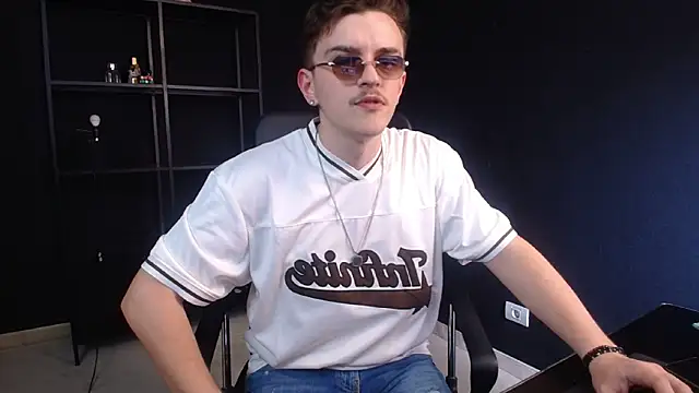 FelixStarkk – Naživo XXX chat