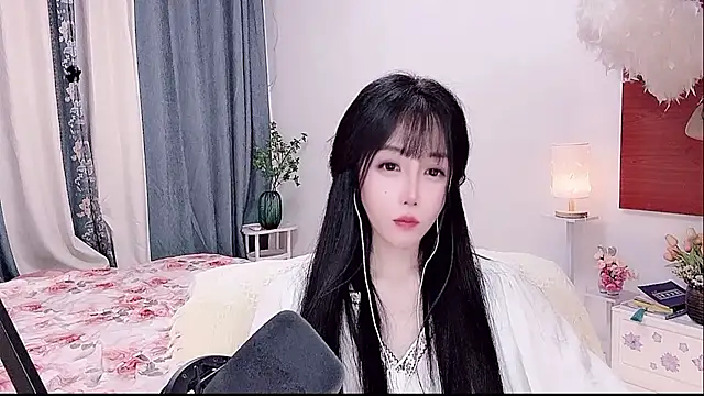 Laura_520 即時 XXX 聊天