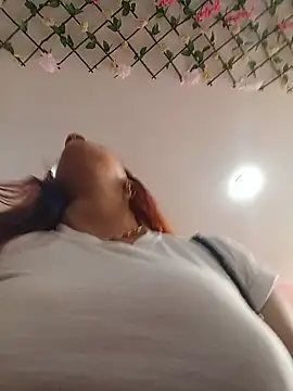 Samyra_Biker12's Webcam Show