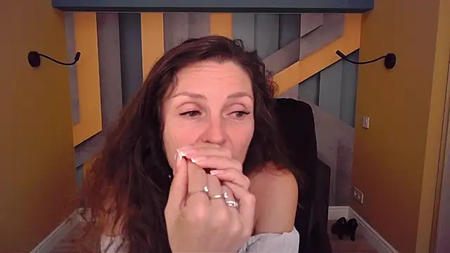 Chatroom XXX en direct de EllaLong