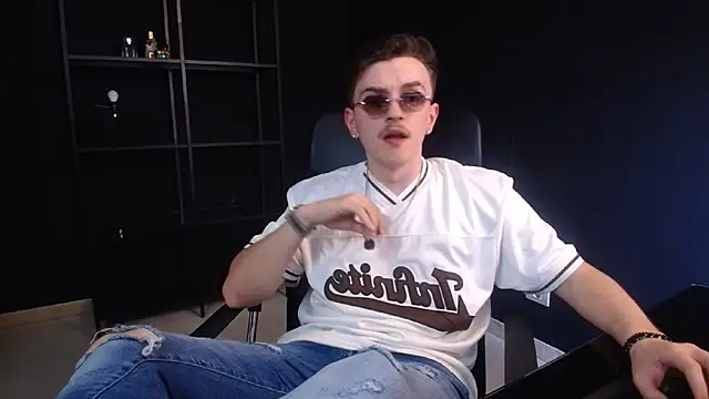 FelixStarkk Show in webcam