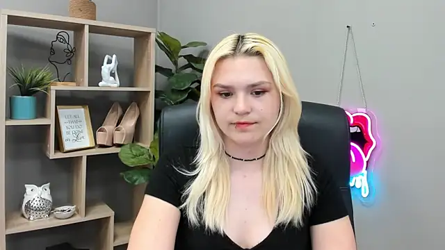 SweetLilyxo's Live XXX Chat