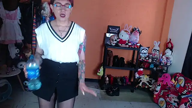Chatroom XXX en direct de MissMiia2