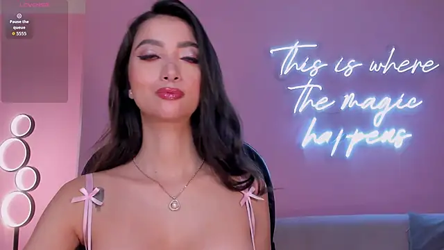 ValeriaVelvet's Live XXX Chat