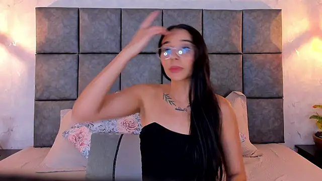 Roseaurora's Live XXX Chat