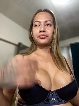 HugeKatarinaTS Show in webcam