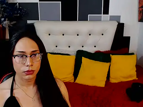 Pokazy przed kamerką – stephanie_dollss