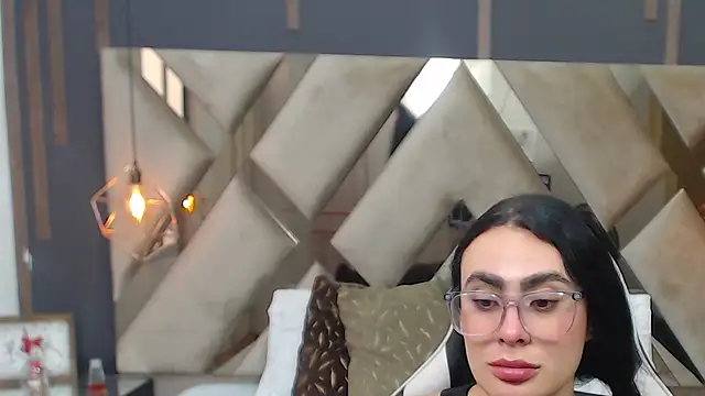 MartinaaFit Adlı Modelin Canlı XXX Sohbeti