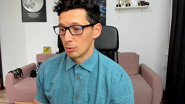 BrutusK08 live XXX chat