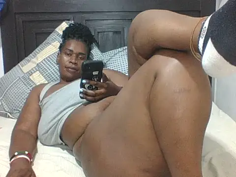 Chat +18 de SexyTirries13 ao vivo