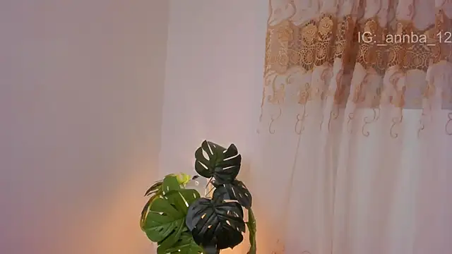 annie_barozzi élő XXX-chatje