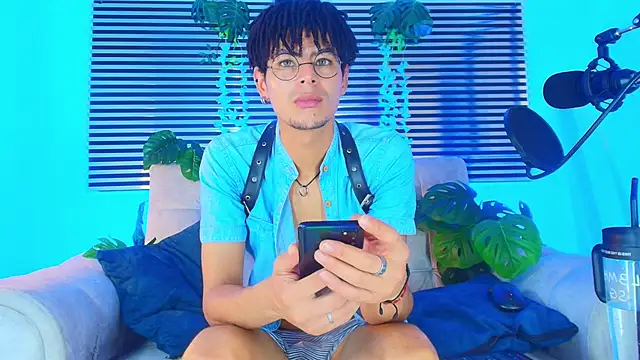 Živý XXX chat ThiiagoSaeenz