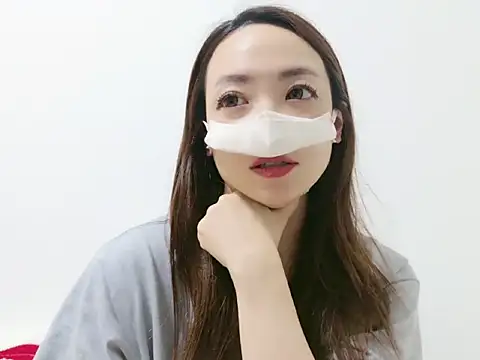 Hina2212 即時 XXX 聊天