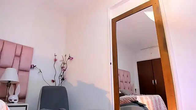 kamii_arias Show in webcam