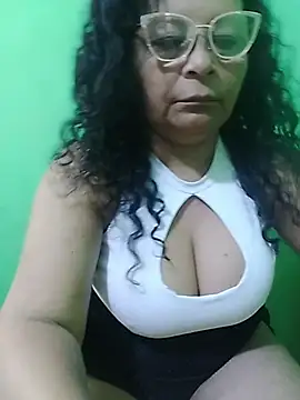 Amarantha25's Live XXX Chat