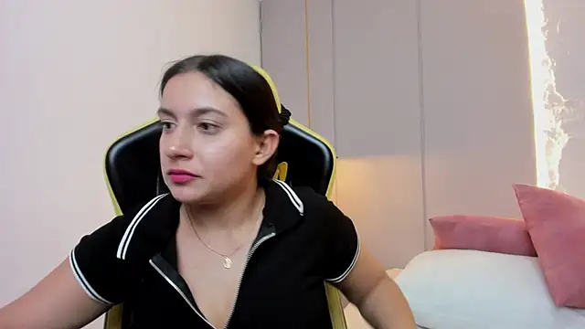 Chat XXX en directo de kira_relish