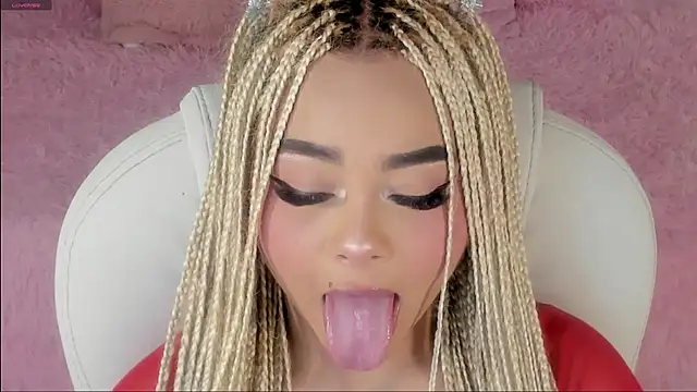 Chat +18 de conny__curly ao vivo