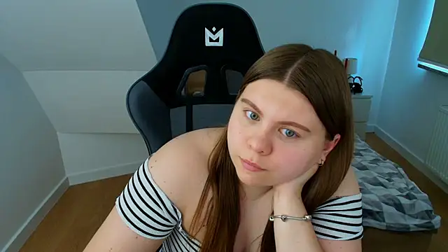 AbbyLuxee live XXX chat