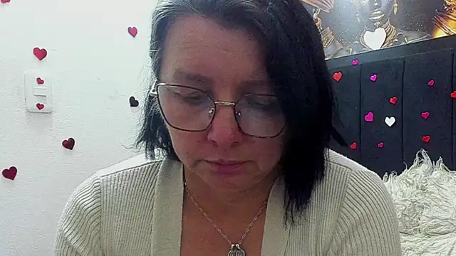 Evaaross_2345 Adlı Modelin Canlı XXX Sohbeti