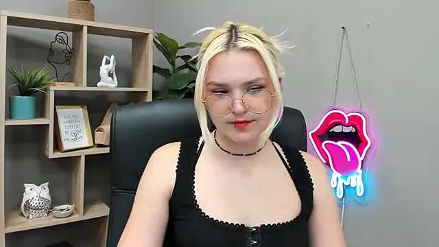 SweetLilyxo's Live XXX Chat