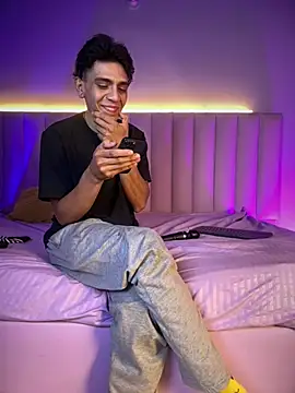 abrilandjulian Chat XXX in diretta