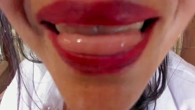 Celeste_Baker_ Adlı Modelin Canlı XXX Sohbeti