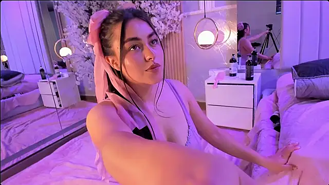 HannaCollins_ Pertunjukan Webcam