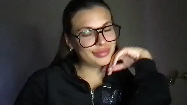 MoonriseGoddess Adlı Modelin Canlı XXX Sohbeti