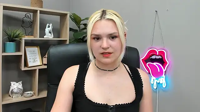 SweetLilyxo Live XXX Chat