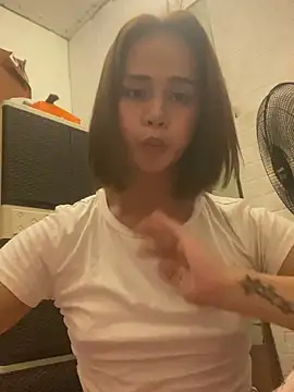 lustfulkatieのウェブカメラショー