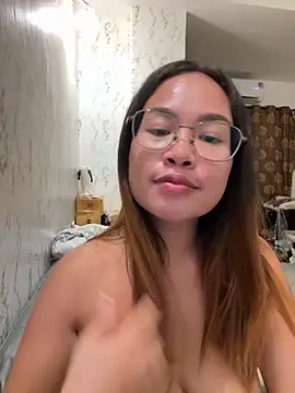 Ponthip live XXX chat