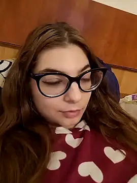 sweetbabygirlforyou élő XXX-chatje