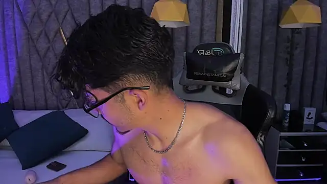 NicolaiKarav Show Webcam