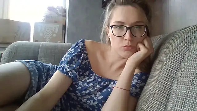 XXX chat uživo modela Jugira