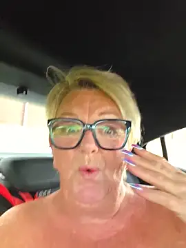 BridgetBlueEyes' Live XXX Chat
